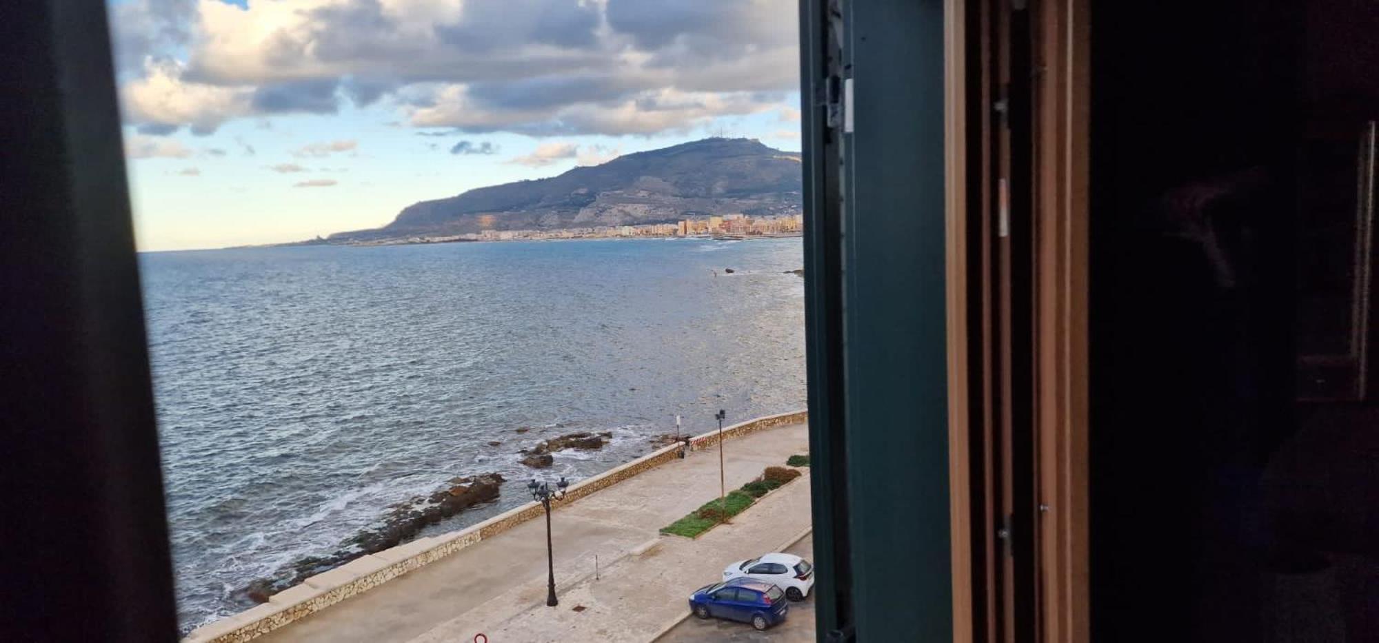 Attico Vista Mare Trapani Apartment Ngoại thất bức ảnh